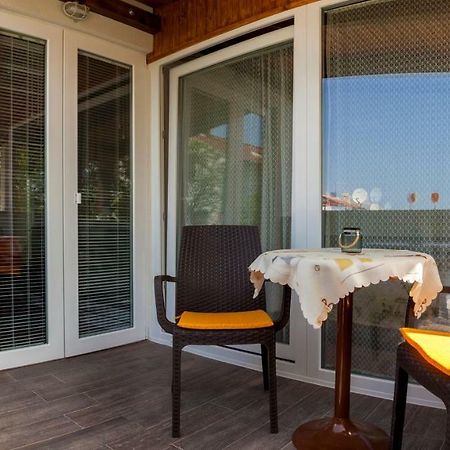 Apartment Hasanec By El-Pi Tours Нивице Екстериор снимка