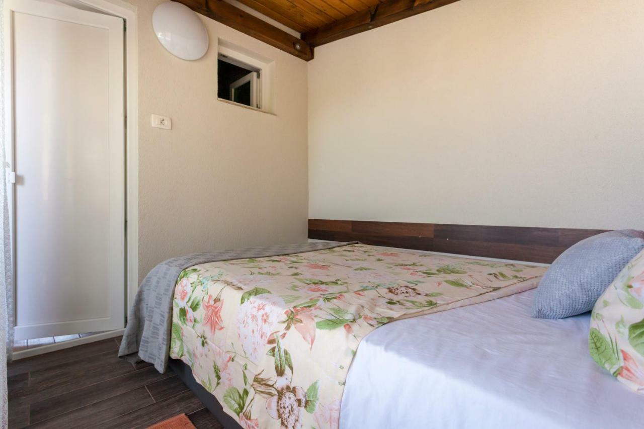 Apartment Hasanec By El-Pi Tours Нивице Екстериор снимка