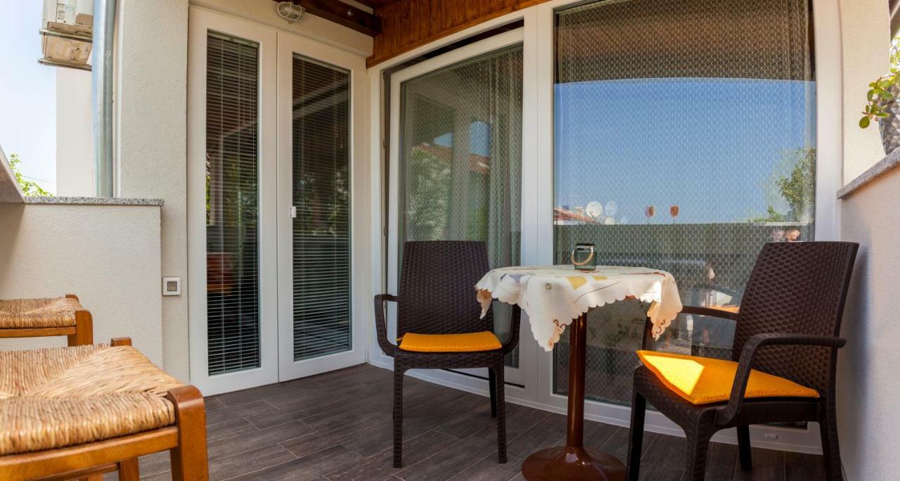 Apartment Hasanec By El-Pi Tours Нивице Екстериор снимка