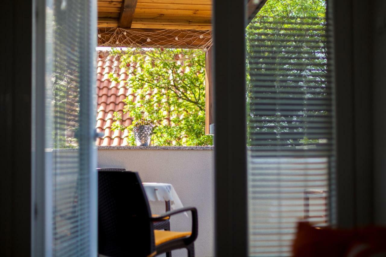 Apartment Hasanec By El-Pi Tours Нивице Екстериор снимка