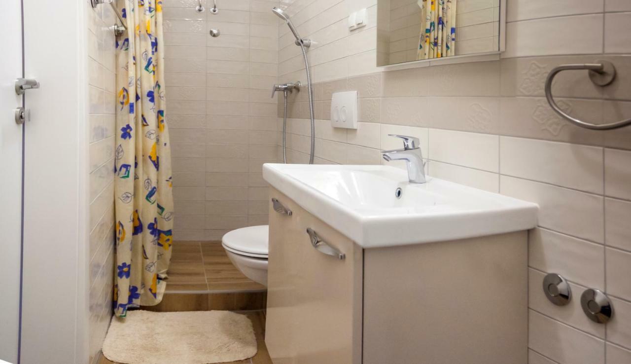 Apartment Hasanec By El-Pi Tours Нивице Екстериор снимка