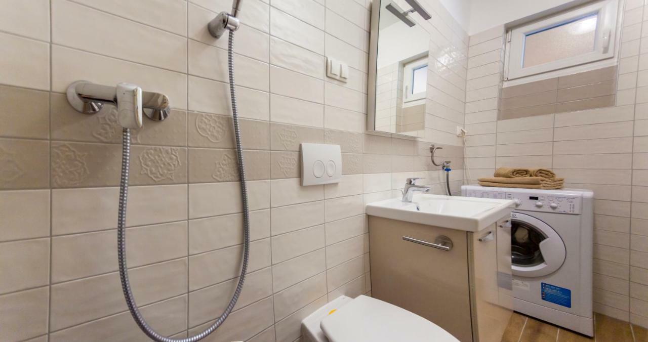 Apartment Hasanec By El-Pi Tours Нивице Екстериор снимка