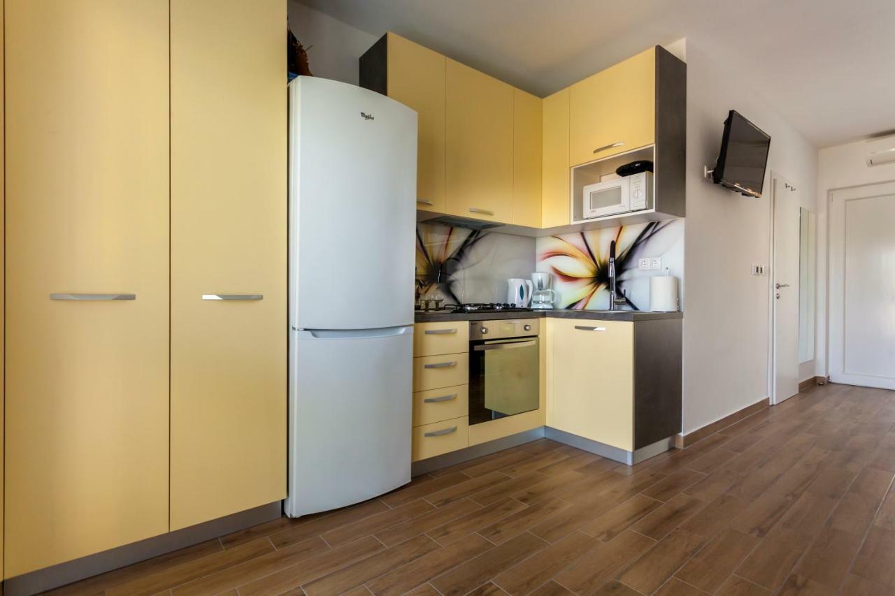 Apartment Hasanec By El-Pi Tours Нивице Екстериор снимка